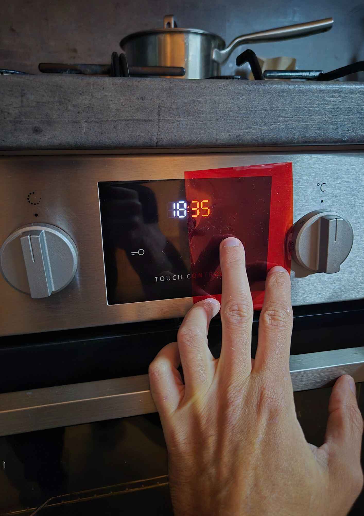 Red foil Mitochondriak® blocking 100% blue, green light